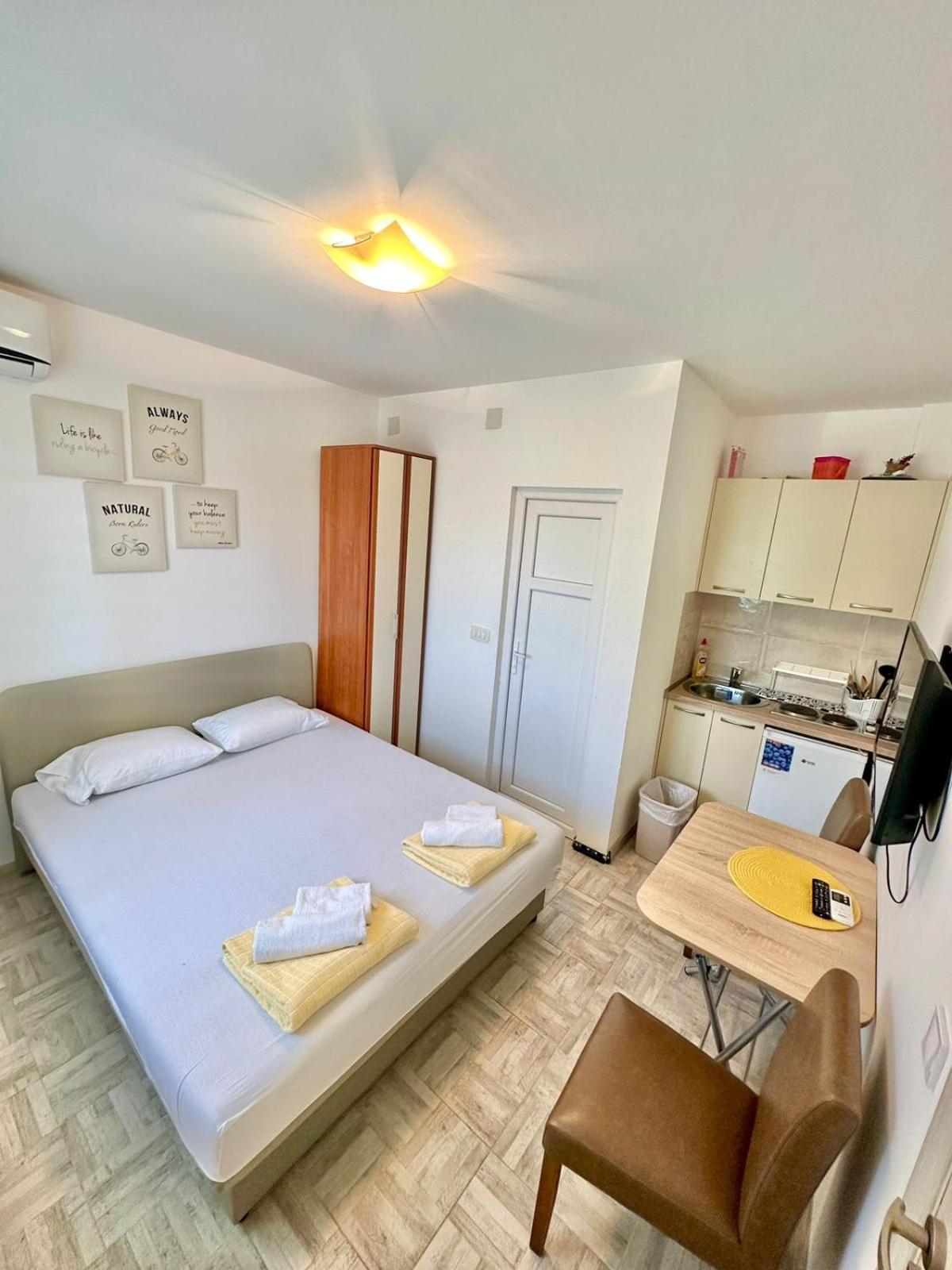 Montenegrina Apartment Budva Exterior photo