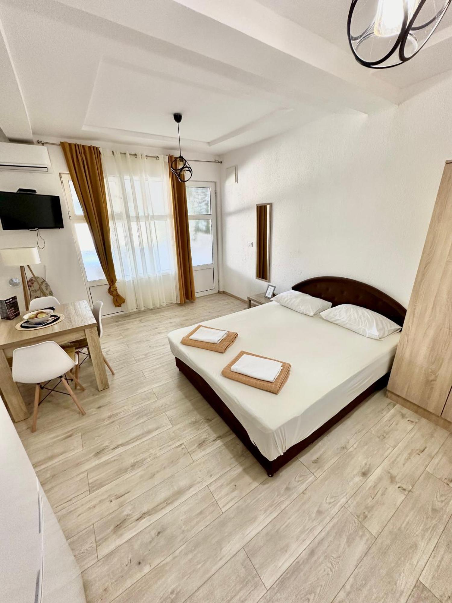 Montenegrina Apartment Budva Exterior photo